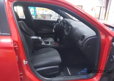 2016 Dodge Charger Sxt z USA, uszkodzony, nr VIN 2C3CDXJGXGH303903